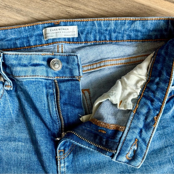 Zara Woman Premium Denim Floral Embroidered Jeans – Size 6 - Picture 3 of 11